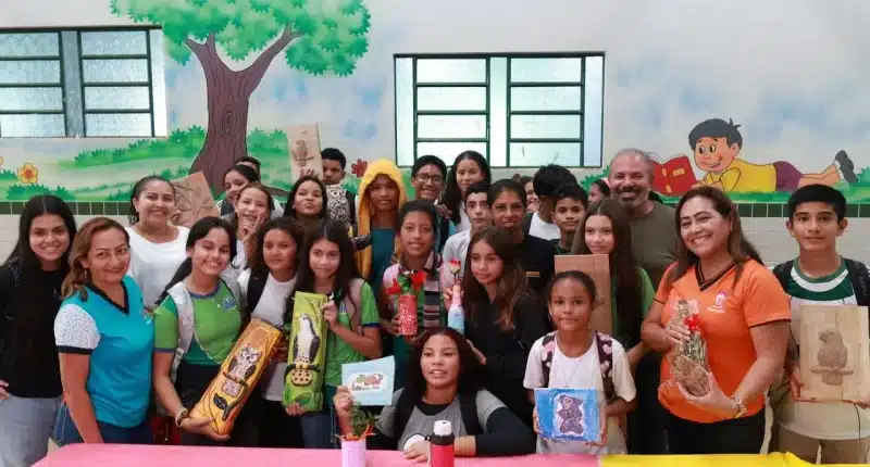 Projeto Circuito Dramel de Arte transforma lixo em arte