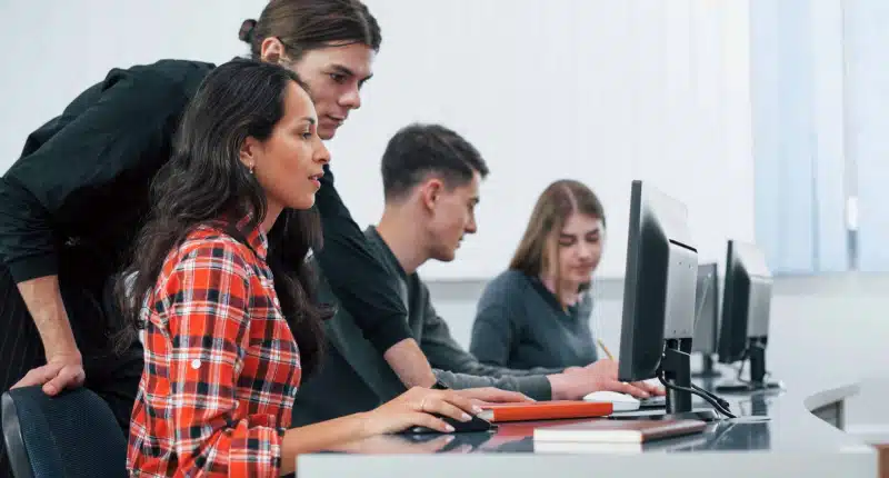 Curso gratuito de Desenvolvimento Web Full Stack no INDT