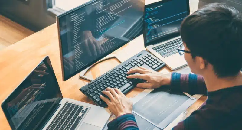 Pessoa Consultora Fullstack em Manaus: vaga no Instituto Eldorado