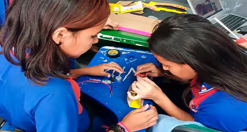 Robótica revoluciona ensino em escola pública em Manaus