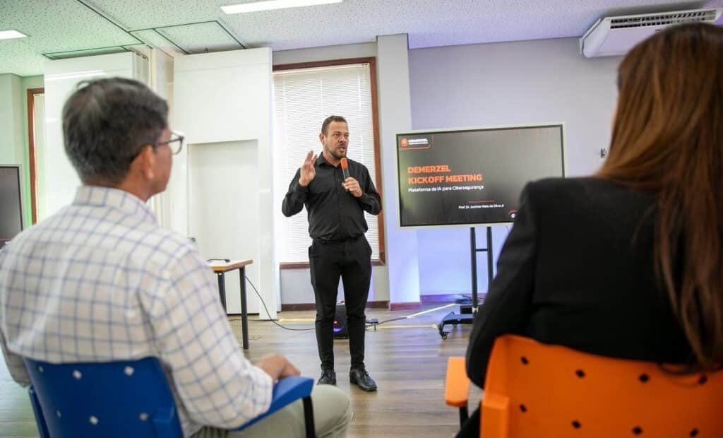 UEA e Motorola retomam parceria para soluções de Cibersegurança com IA