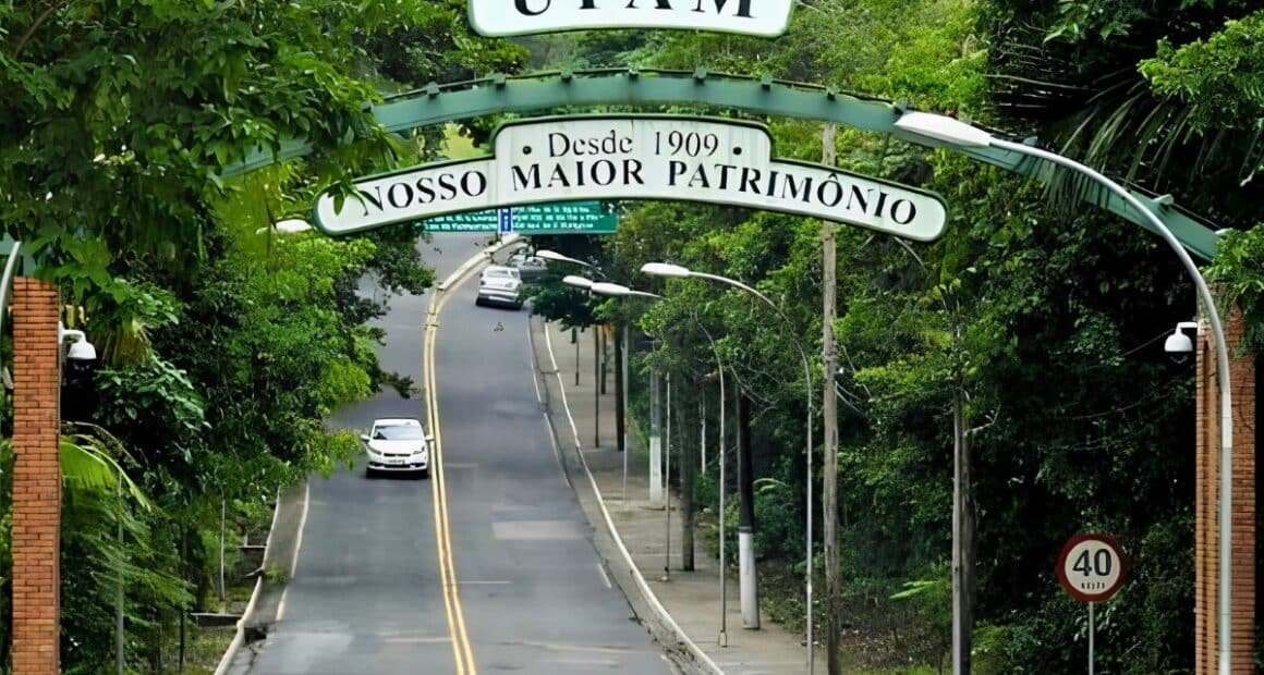 Entrada principal do campus da Universidade Federal do Amazonas, Ufam.