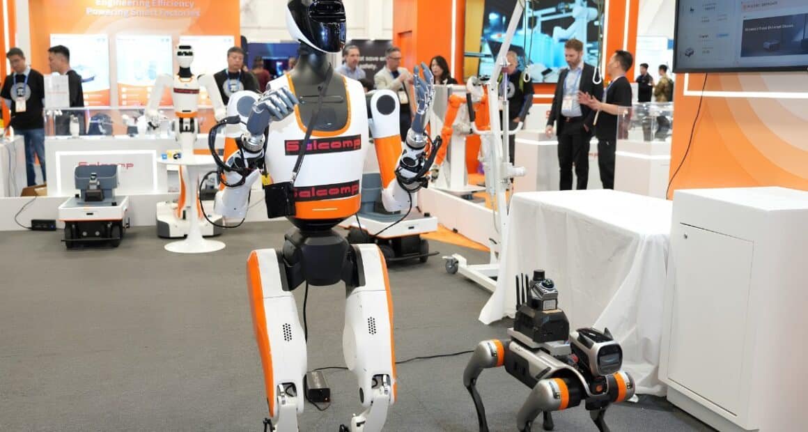 um robô humanoide e um cão robo