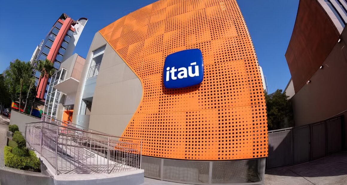 fachada de uma agencia do banco itau