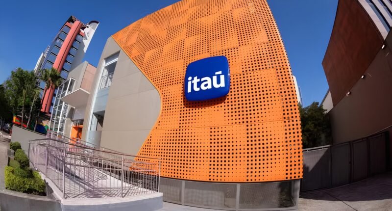 fachada de uma agencia do banco itau