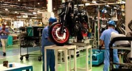 linha de montagem de motocicleta no polo industrial de manaus